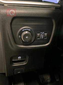 جیپ گراند شیرۆکی